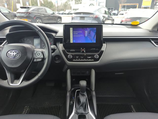 Used 2024 Toyota Corolla Cross LE image 20