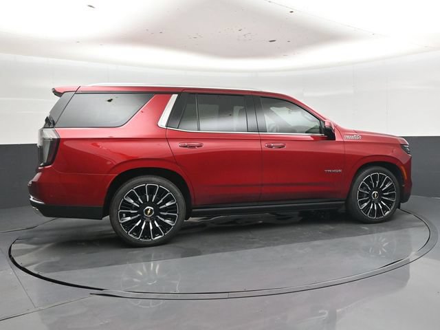 Used 2025 Chevrolet Tahoe High Country AWD/4WD image 3