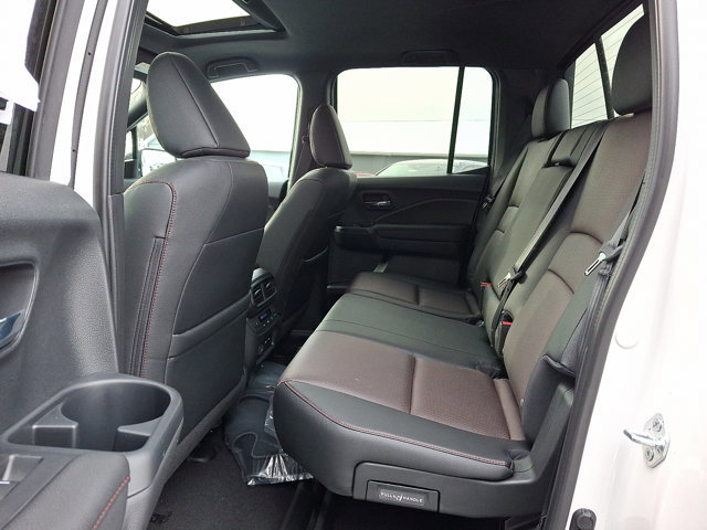 New 2026 Honda Ridgeline Black Edition image 8