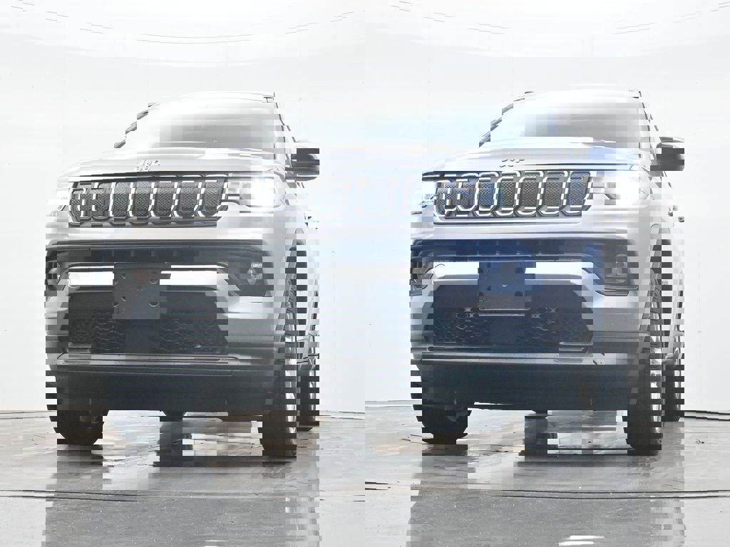 Used 2022 Jeep Compass Latitude image 25