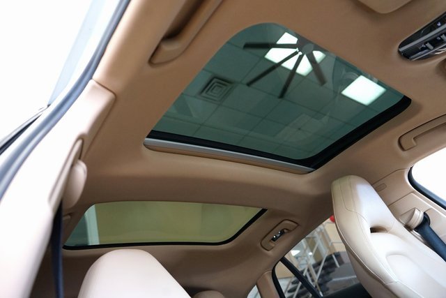 Used 2019 Porsche Panamera 4 image 10