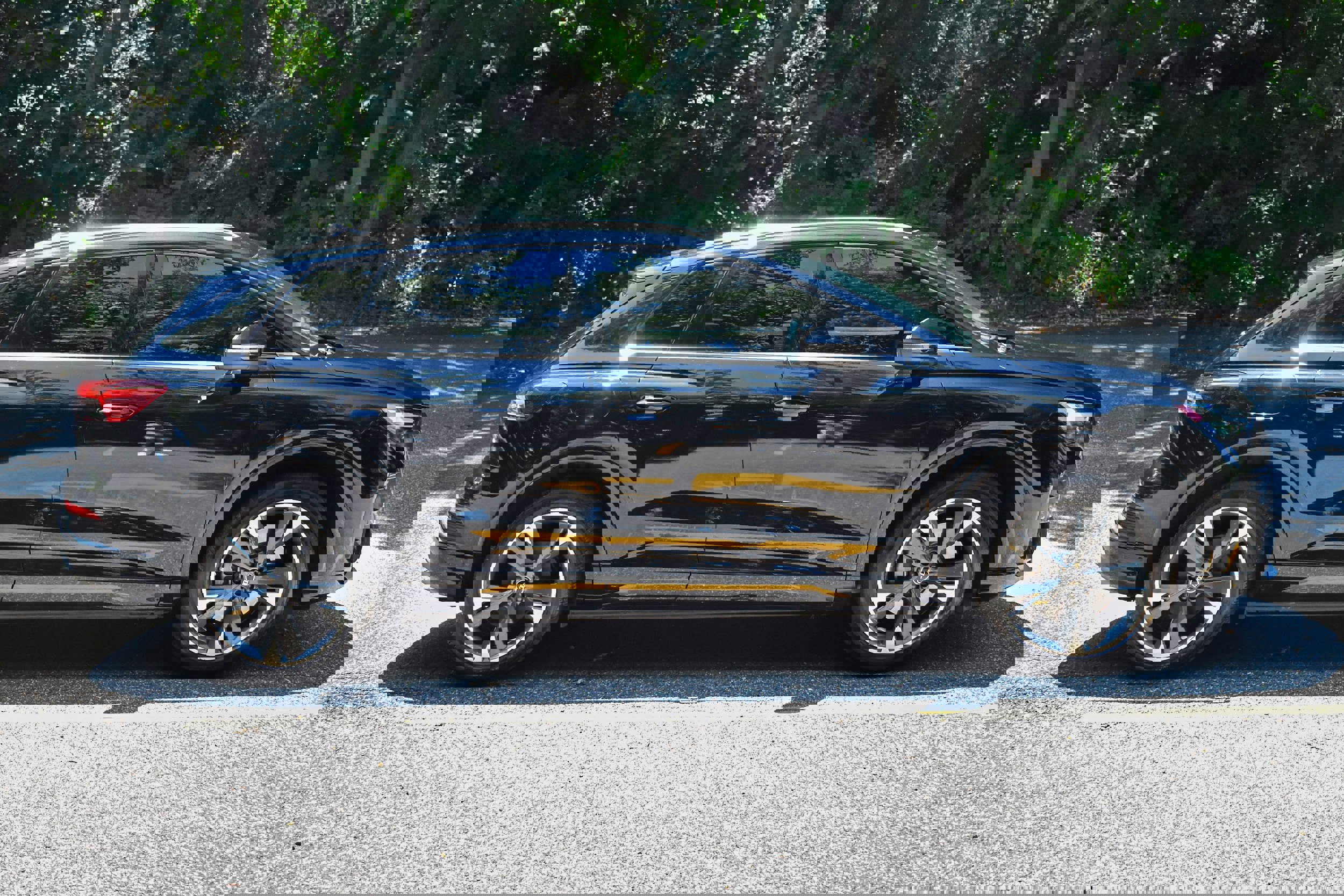 Used 2022 Audi Q4 e-tron Premium Plus w/ Premium Plus image 10