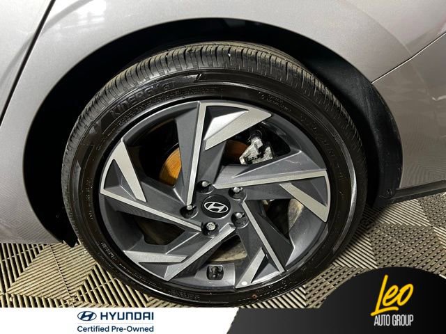 Used 2025 Hyundai Elantra SEL FWD image 25