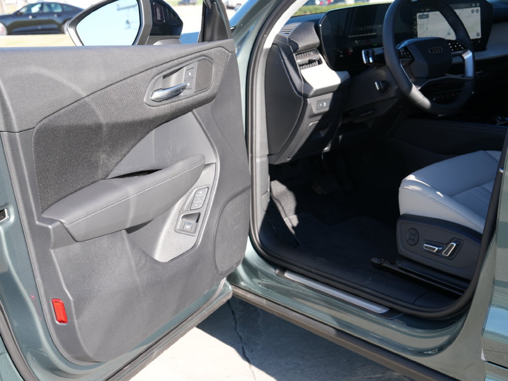 New 2026 Audi Q3 quattro 2.0T AWD/4WD image 17