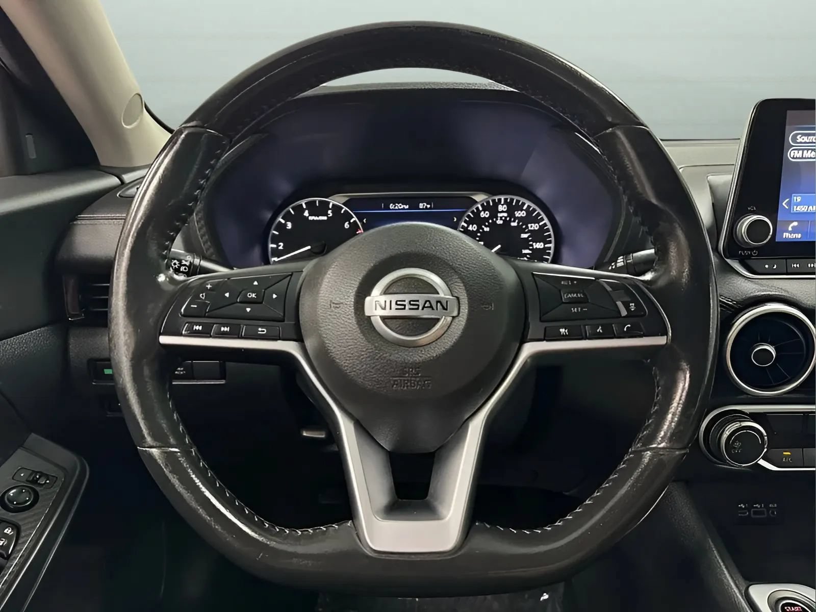 Used 2022 Nissan Sentra SV FWD image 17