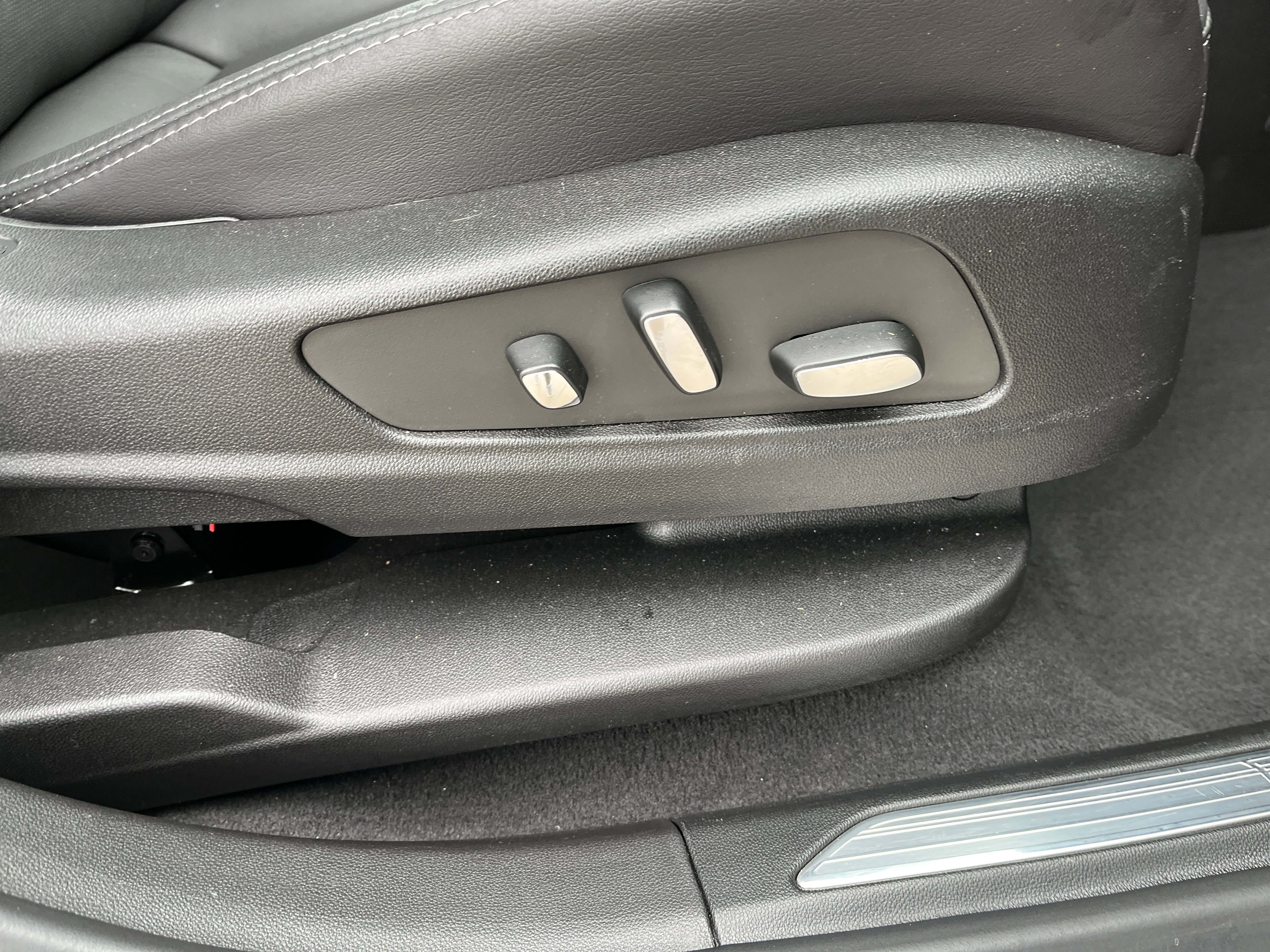 Used 2025 Cadillac XT5 Premium Luxury image 18