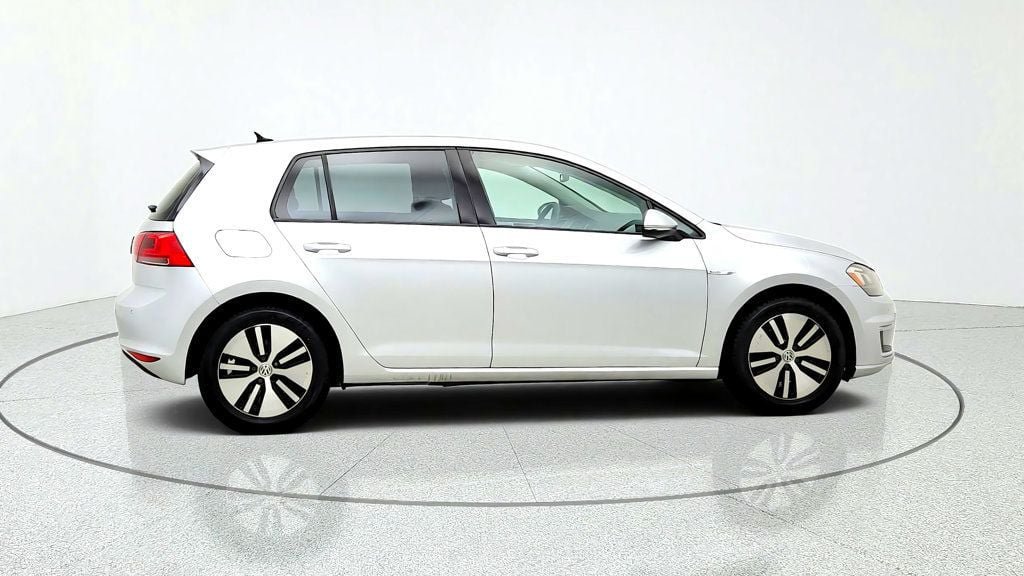 Used 2015 Volkswagen e-Golf SEL Premium FWD image 4