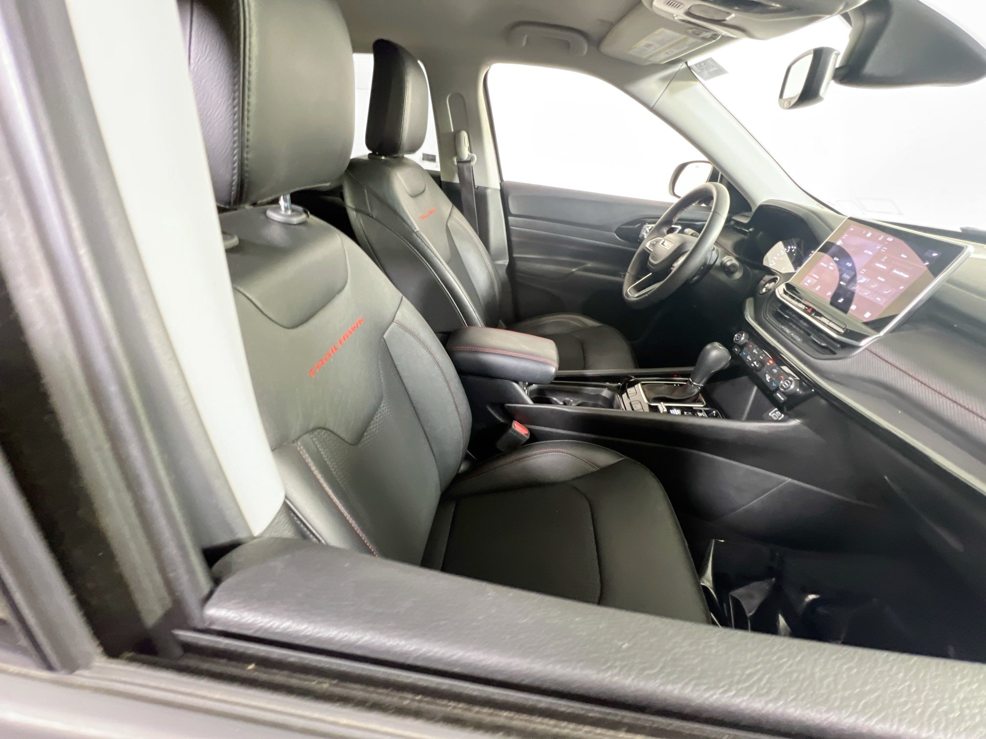 Used 2022 Jeep Compass Trailhawk AWD/4WD image 25