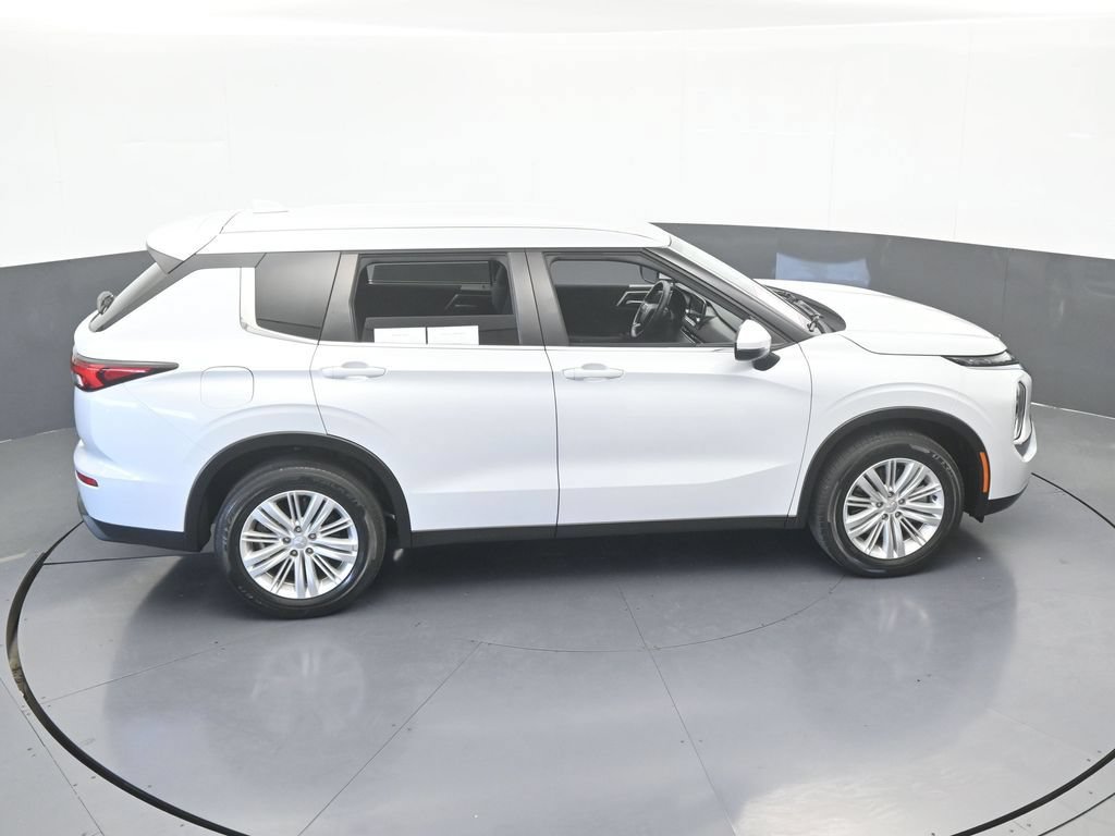 Used 2024 Mitsubishi Outlander ES FWD image 55