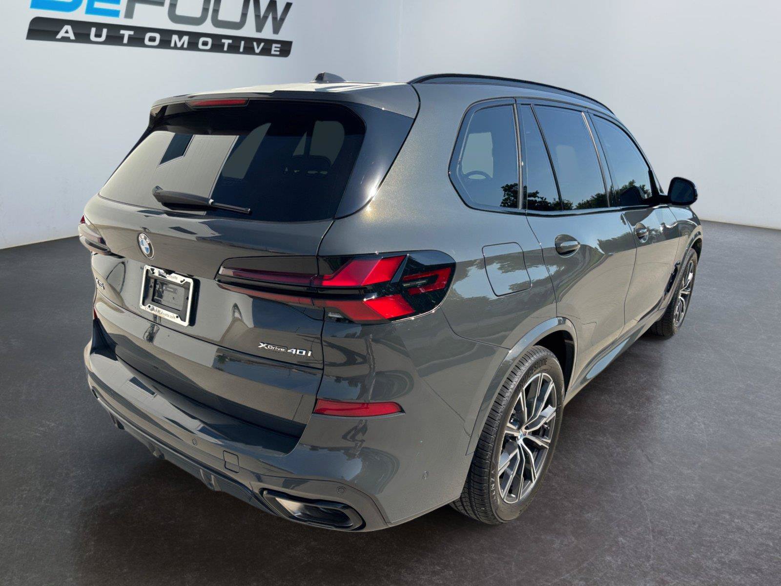 Used 2026 BMW X5 xDrive40i w/ M Sport Package AWD/4WD image 13