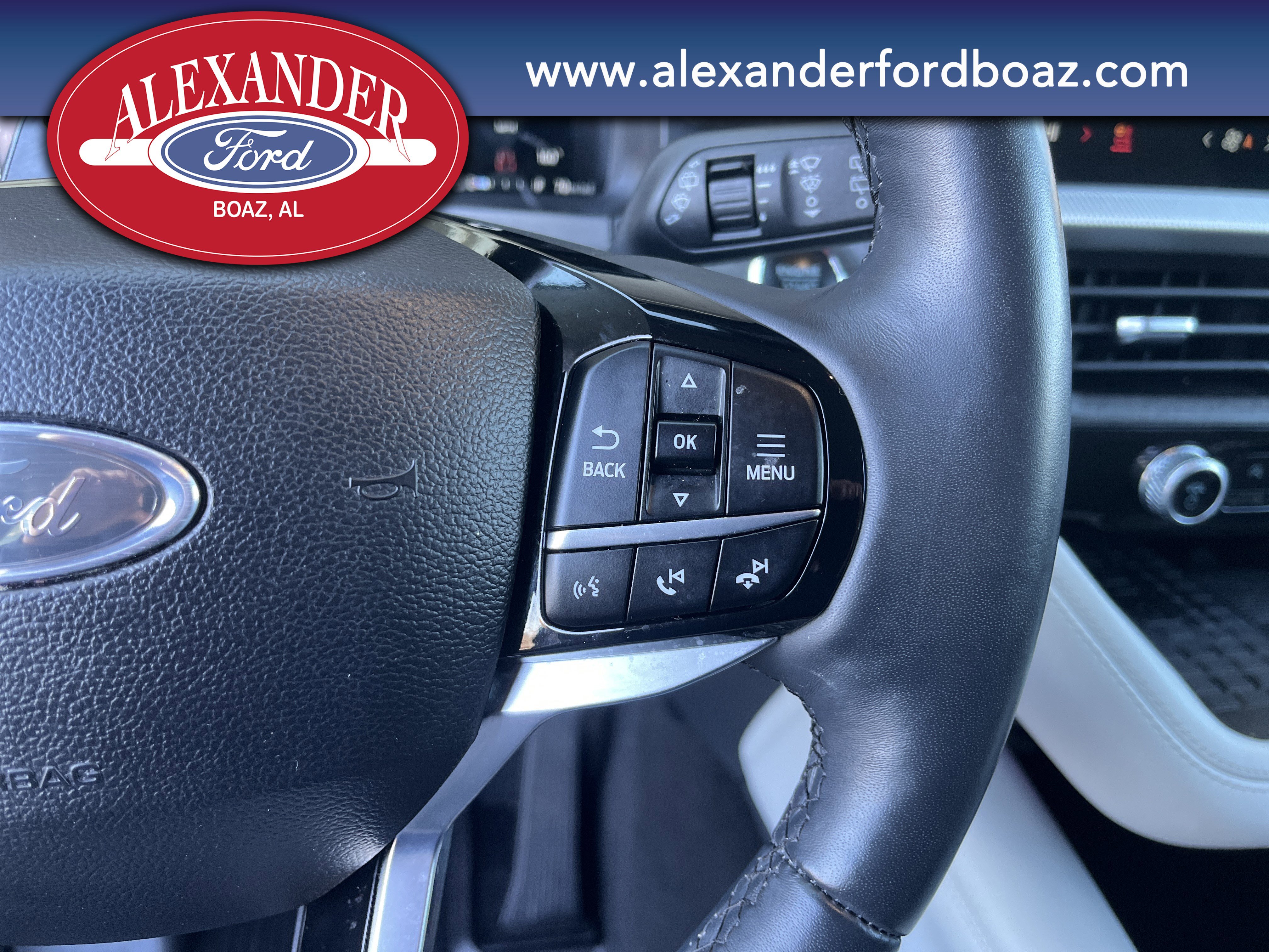 Used 2025 Ford Explorer Platinum w/ Ultimate Package RWD image 31