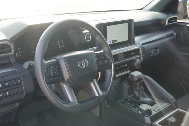 Used 2026 Toyota 4Runner SR5 AWD/4WD image 18