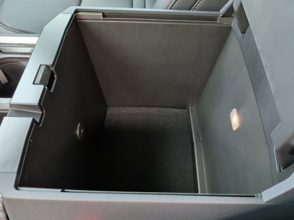 New 2026 Ford F250 Platinum w/ FX4 Off-Road Package image 36