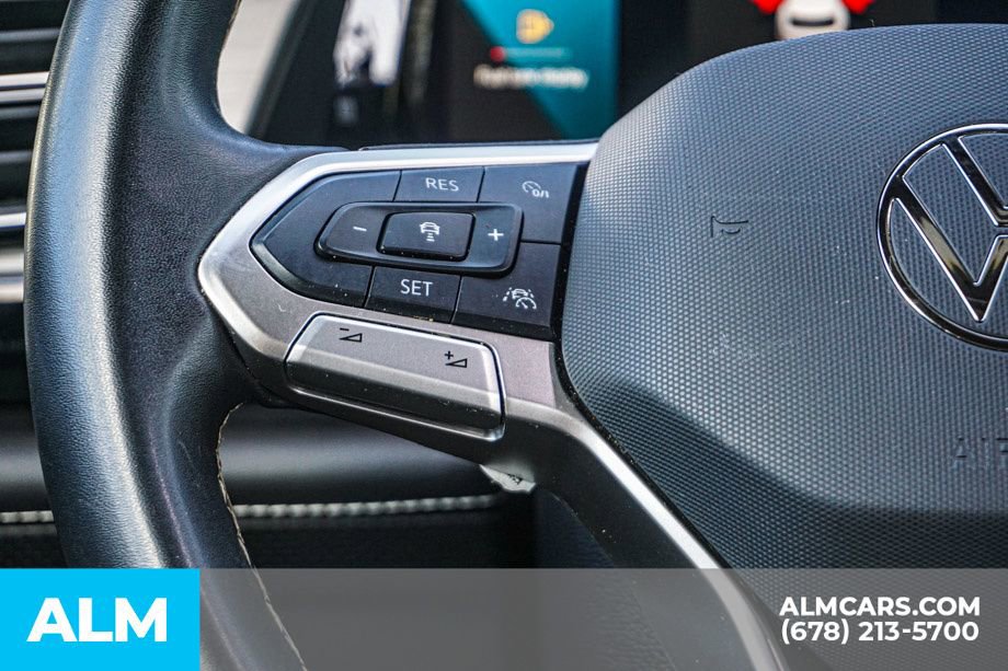 Used 2024 Volkswagen Atlas Cross Sport SE image 29