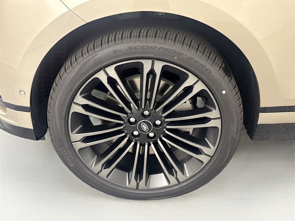 New 2026 Land Rover Range Rover Velar Dynamic SE image 31