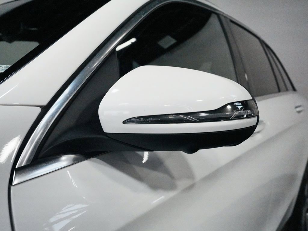 Used 2022 Mercedes-Benz GLC 300 4MATIC w/ Multimedia Package Lite image 39