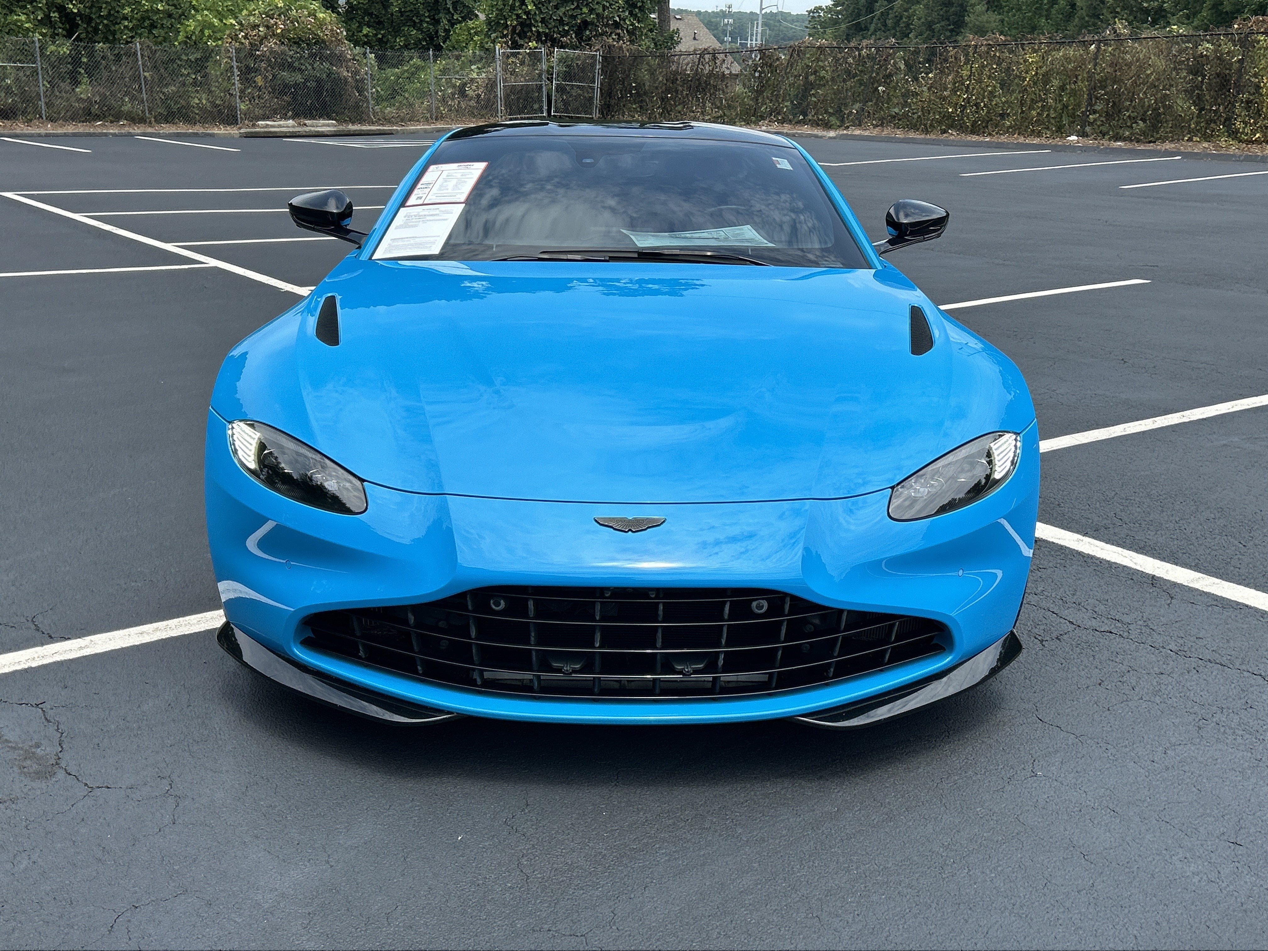 Used 2023 Aston Martin V8 Vantage Coupe RWD image 3