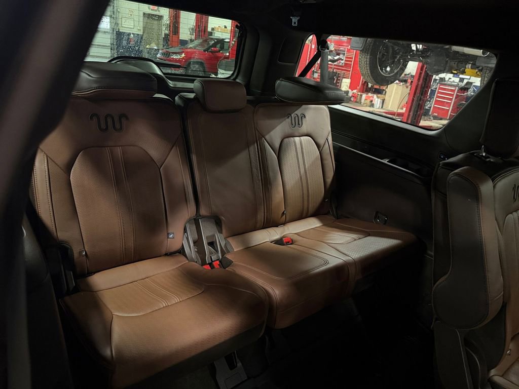 Used 2023 Ford Expedition Max King Ranch image 23
