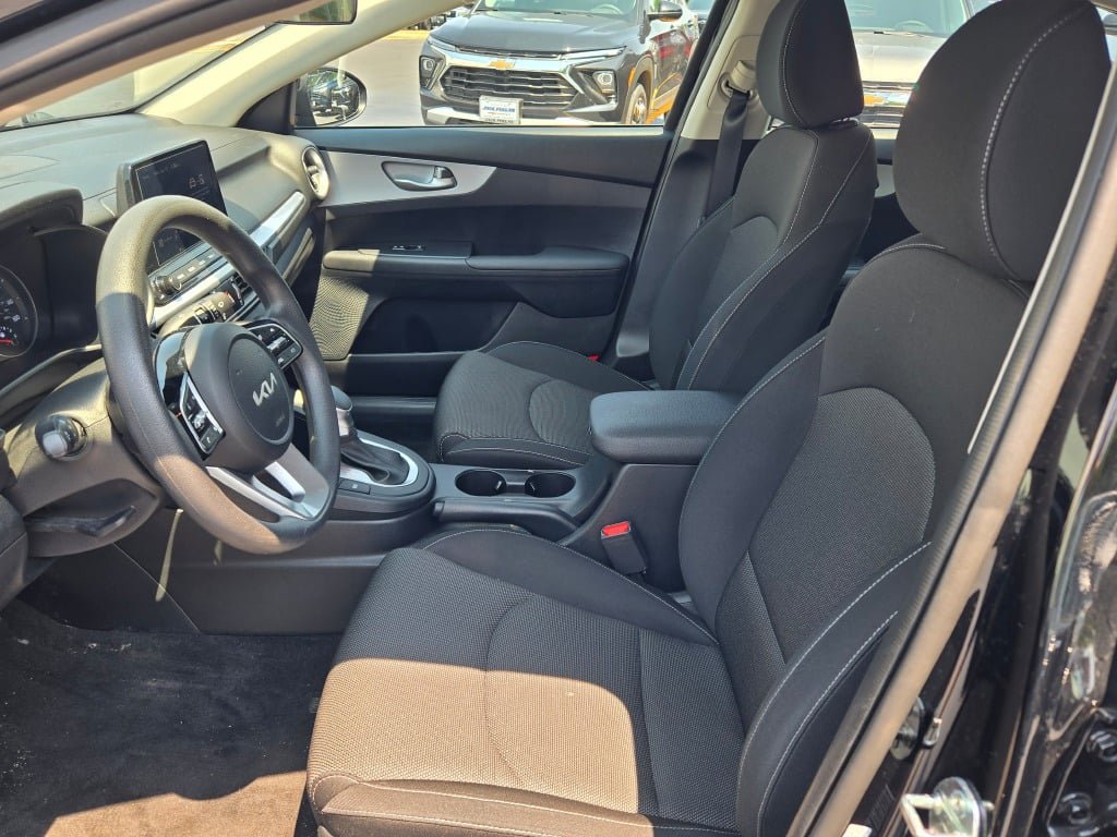 Used 2024 Kia Forte LXS FWD image 17