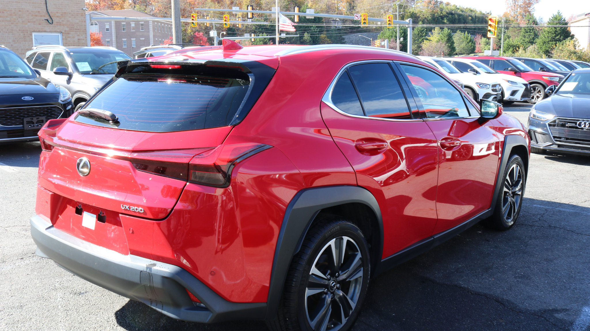 Used 2022 Lexus UX 200 image 8