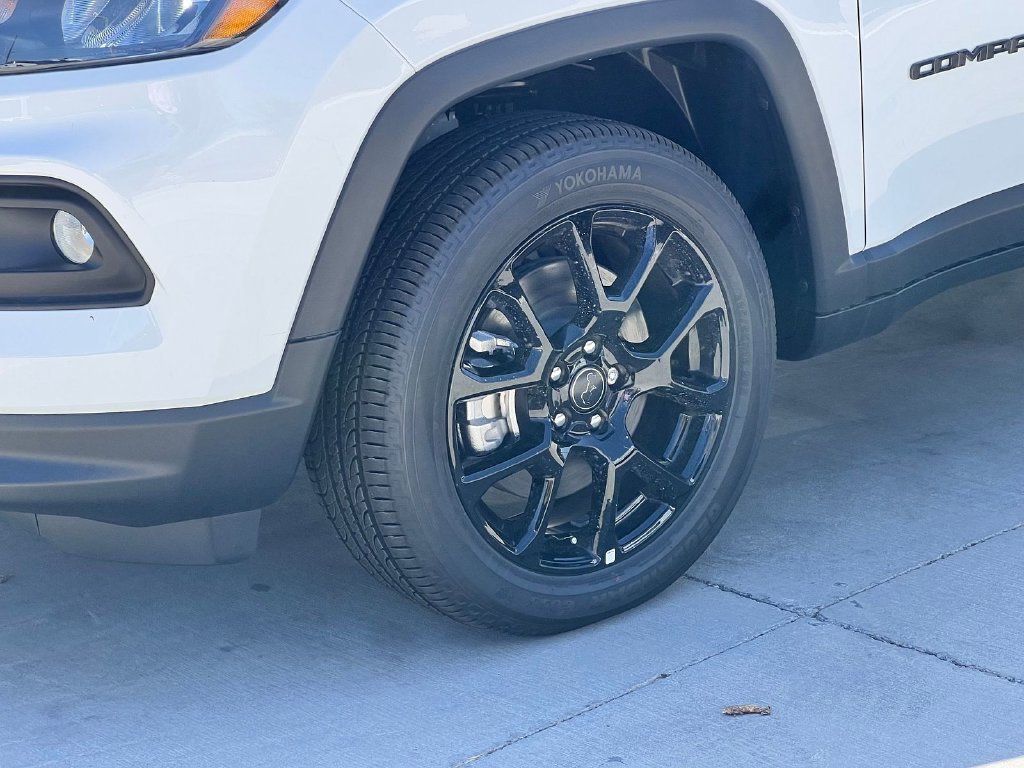 New 2026 Jeep Compass Latitude AWD/4WD image 7