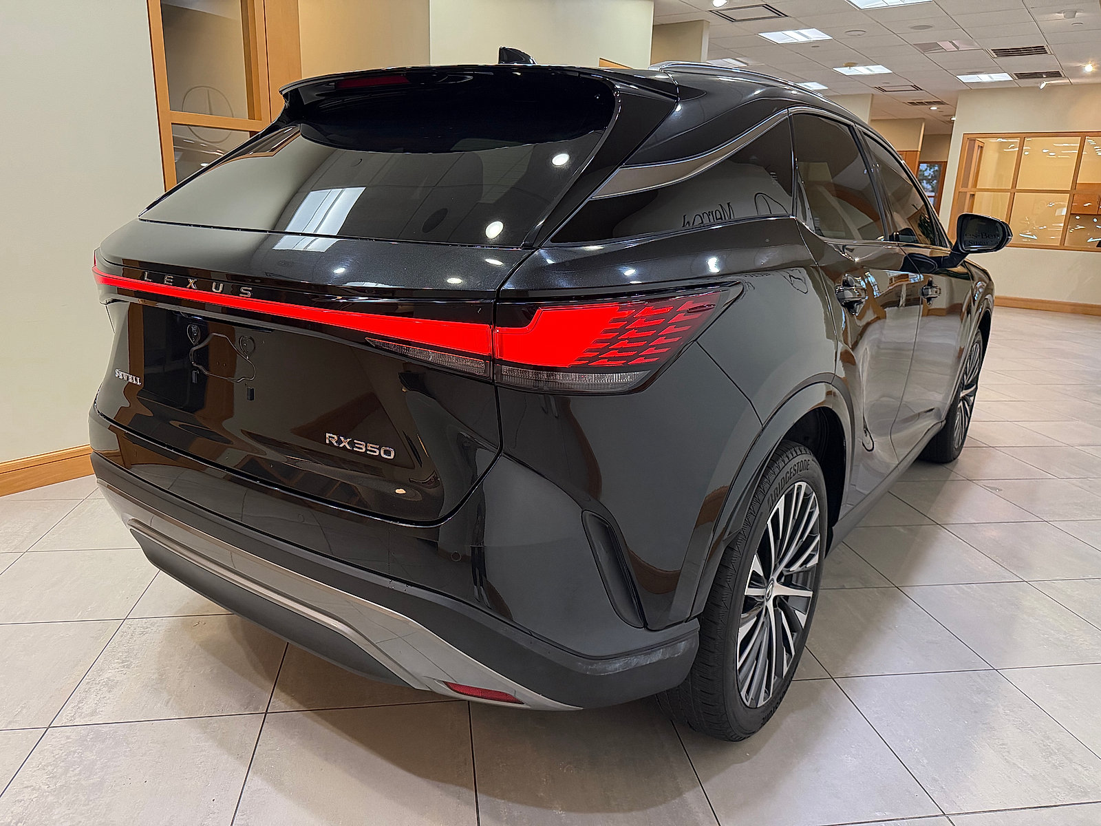 Used 2025 Lexus RX 350 Premium Plus w/ Accessory Package (Z1) FWD image 6