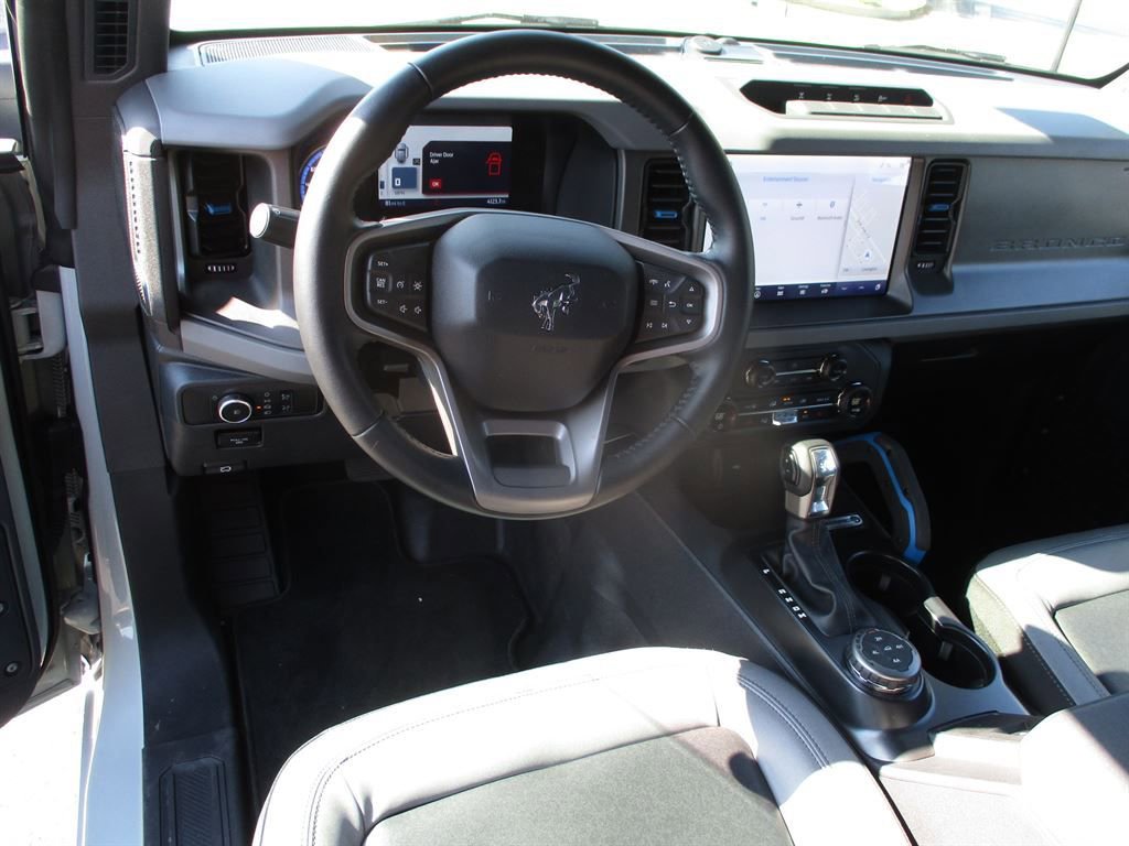 Used 2024 Ford Bronco Black Diamond w/ Sasquatch Package image 6