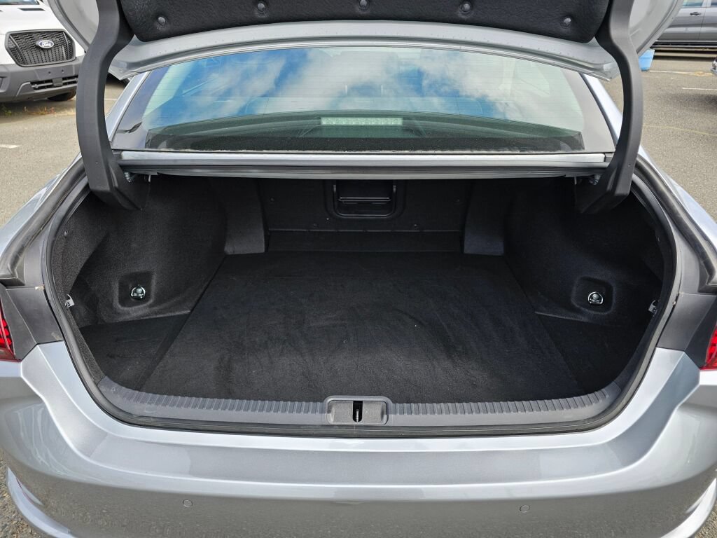 Used 2025 Lexus ES 300h w/ Premium Package FWD image 10