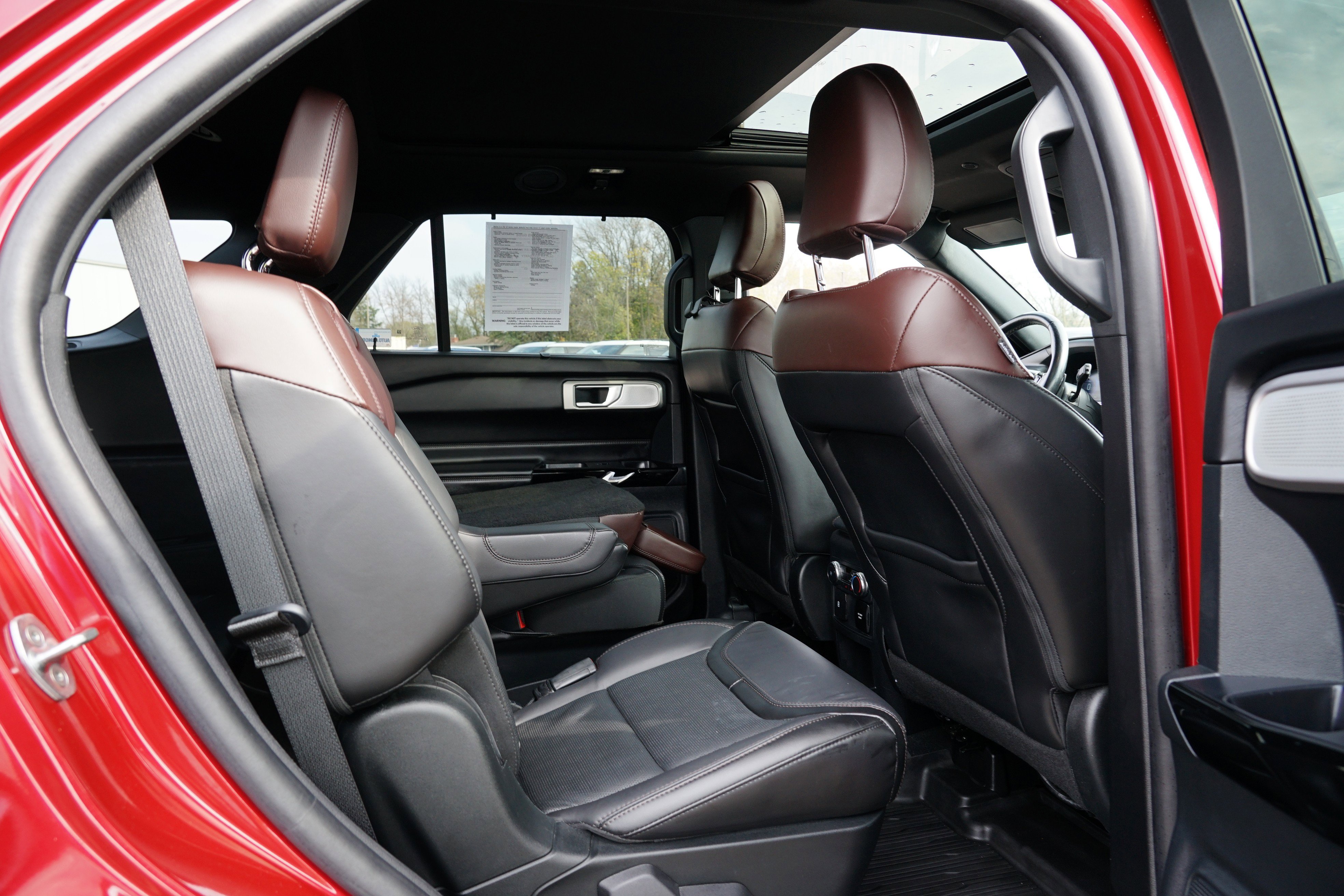 Used 2021 Ford Explorer Platinum w/ Equipment Group 601A image 32