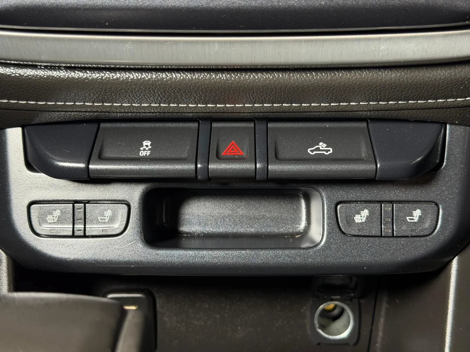 Used 2015 GMC Canyon SLT AWD/4WD image 28