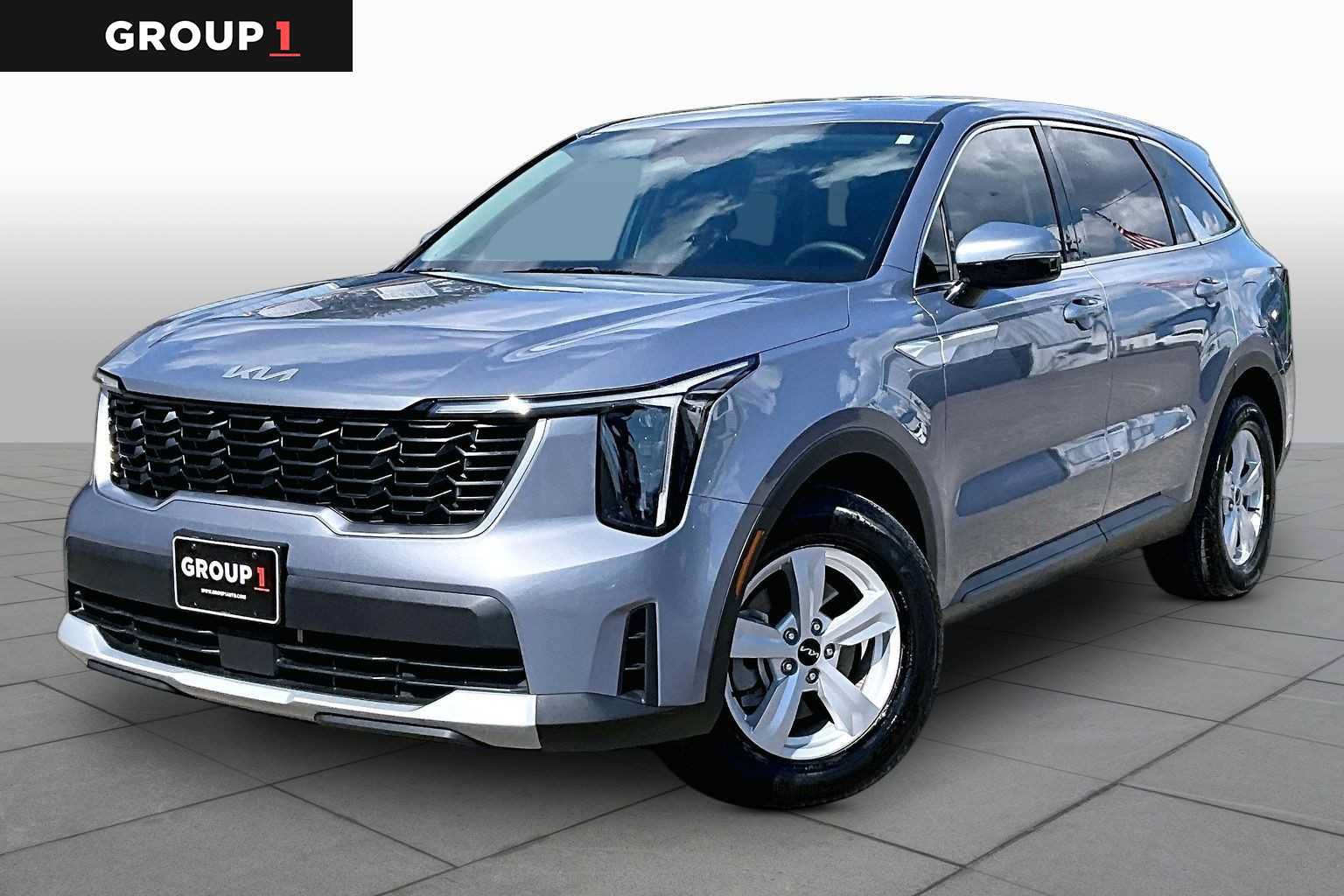 Used 2025 Kia Sorento LX FWD image 1