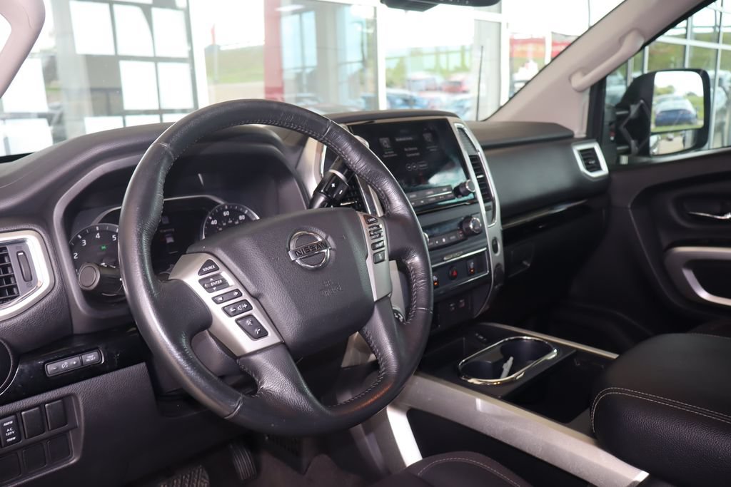 Used 2021 Nissan Titan SV w/ SV Convenience Package AWD/4WD image 16