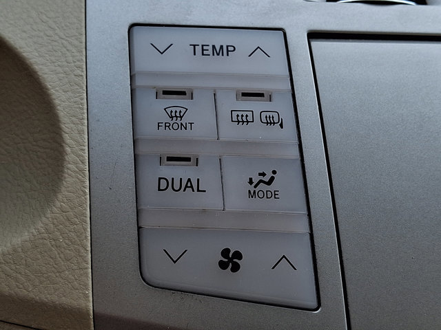 Used 2009 Toyota Avalon XLS image 18