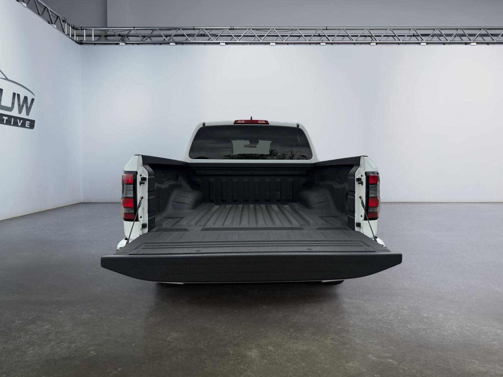 Used 2023 Nissan Frontier SV w/ Technology Package image 21