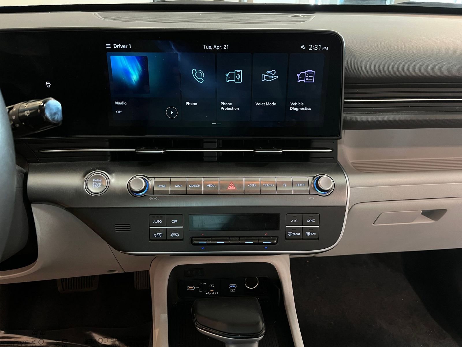 Used 2025 Hyundai Kona SEL FWD image 17