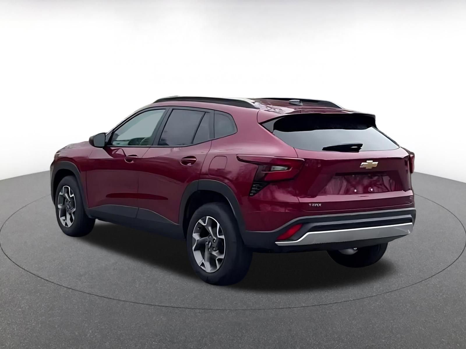 Used 2025 Chevrolet Trax LT image 11