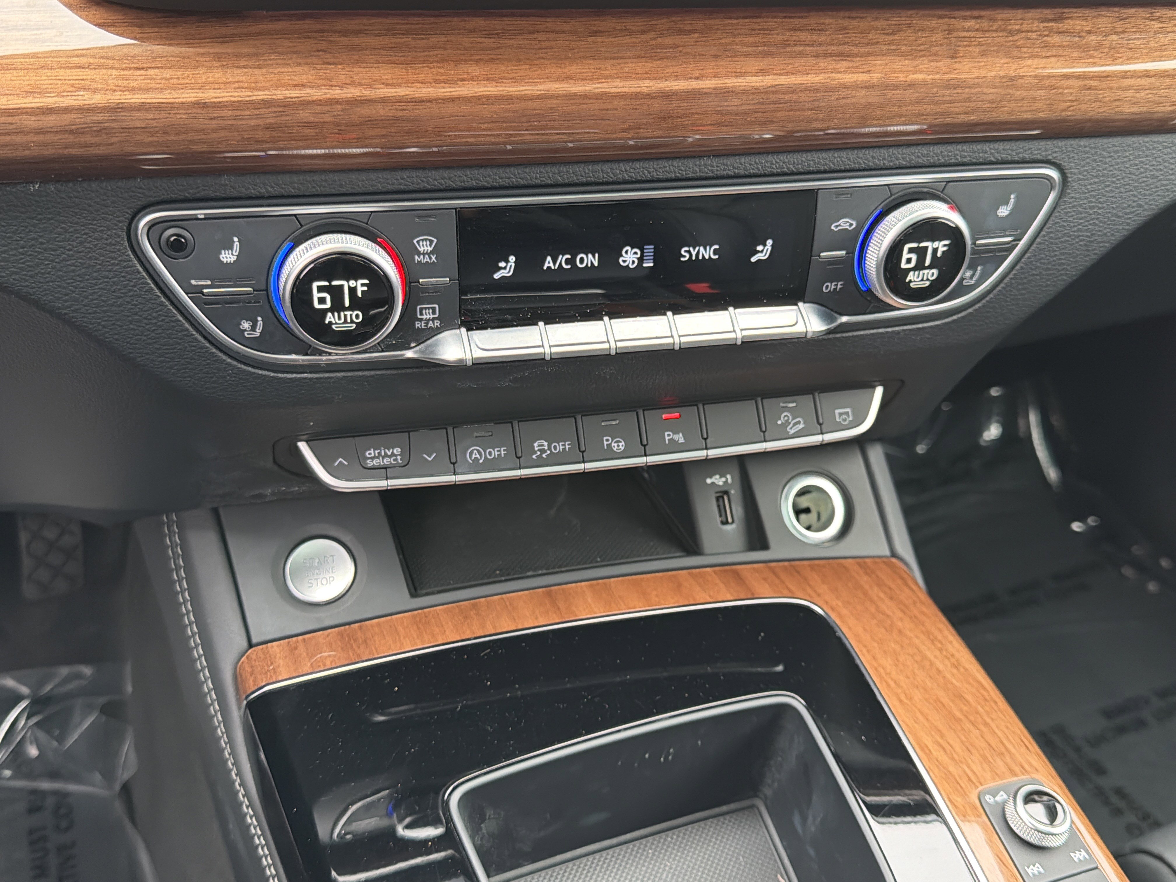 Used 2023 Audi Q5 2.0T Prestige w/ Prestige Package image 32