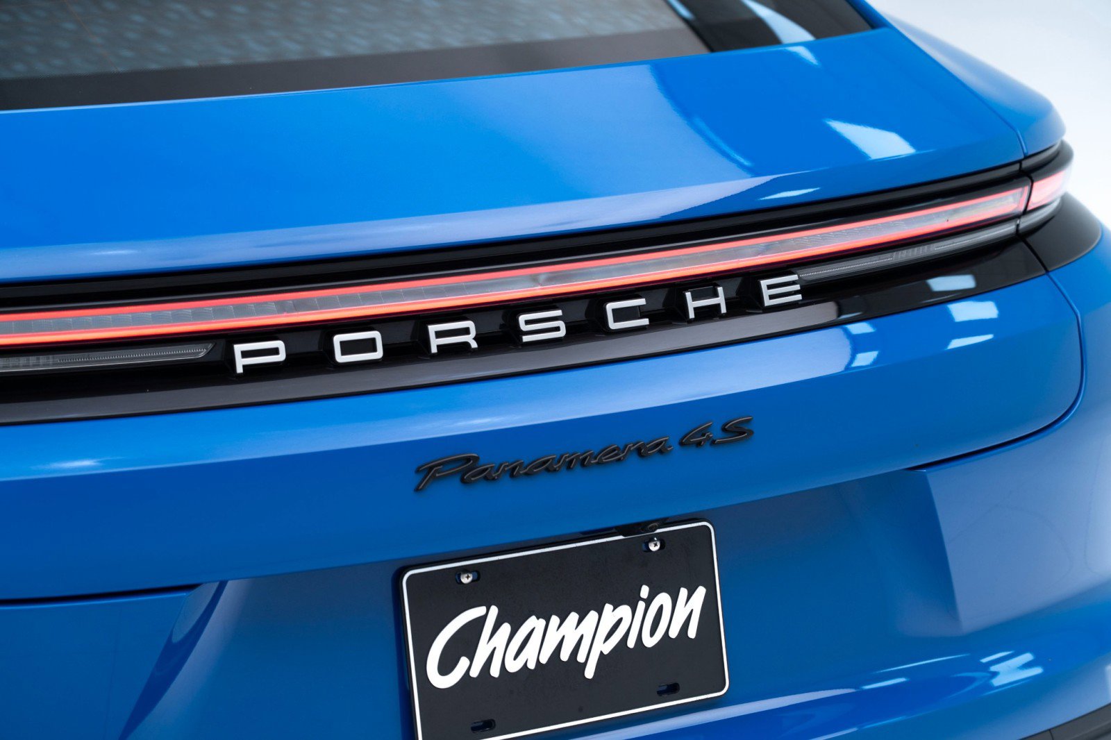 Used 2025 Porsche Panamera 4S image 14