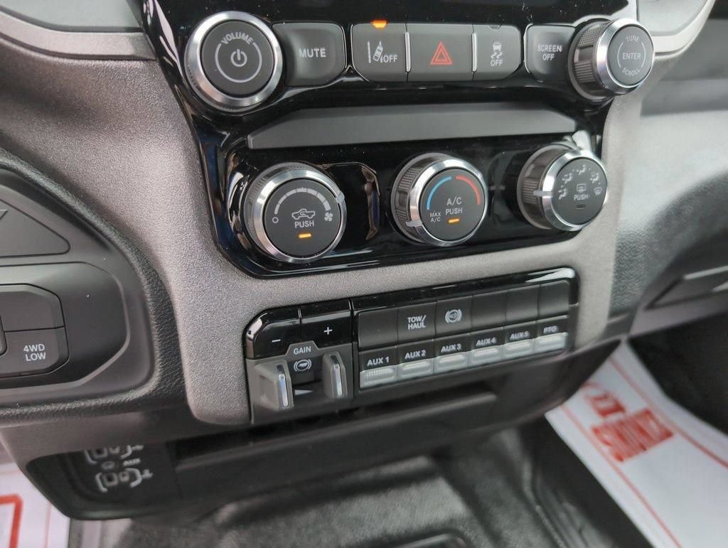 New 2025 RAM 5500 Tradesman w/ Safety Group AWD/4WD image 20