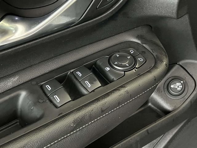 Used 2022 GMC Terrain SLT w/ Tech Package image 18