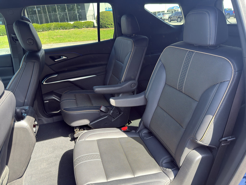 Used 2025 Chevrolet Traverse High Country image 15