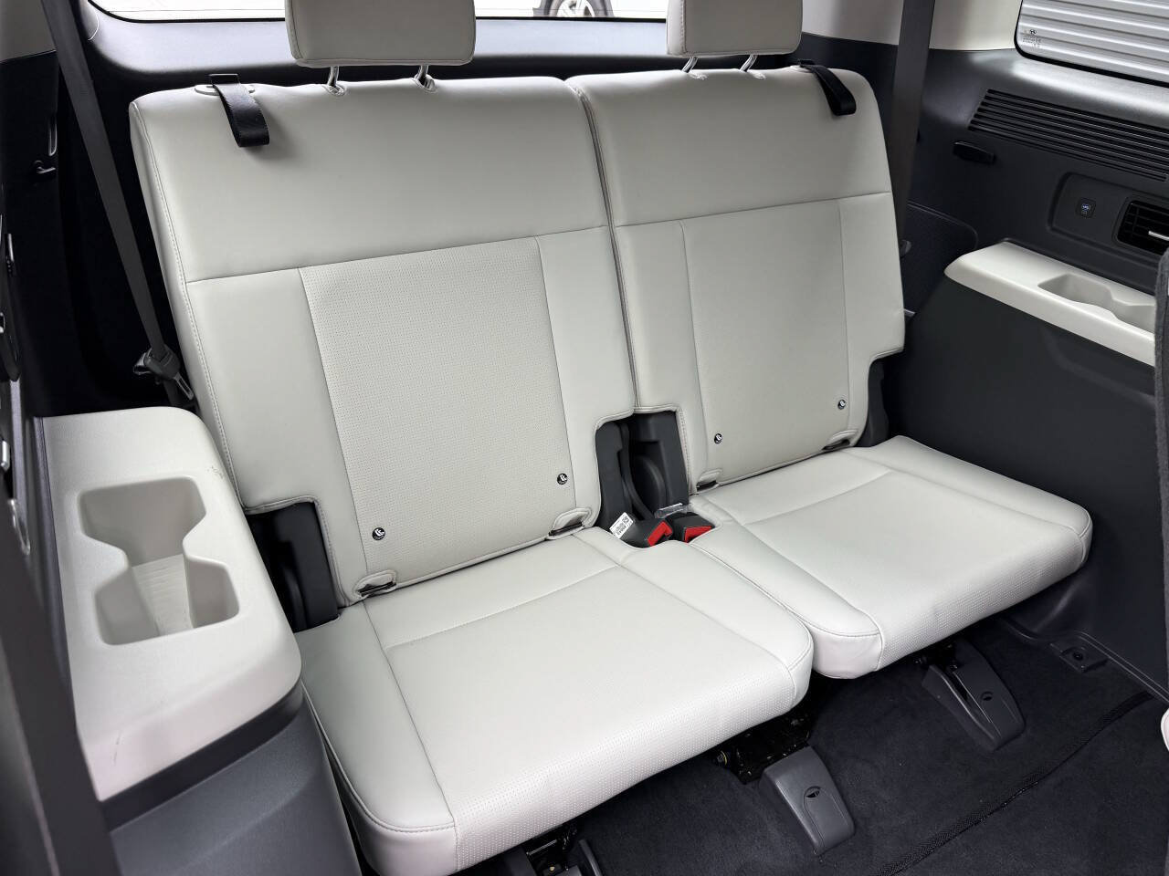 Used 2024 Hyundai Santa Fe Calligraphy AWD/4WD image 19