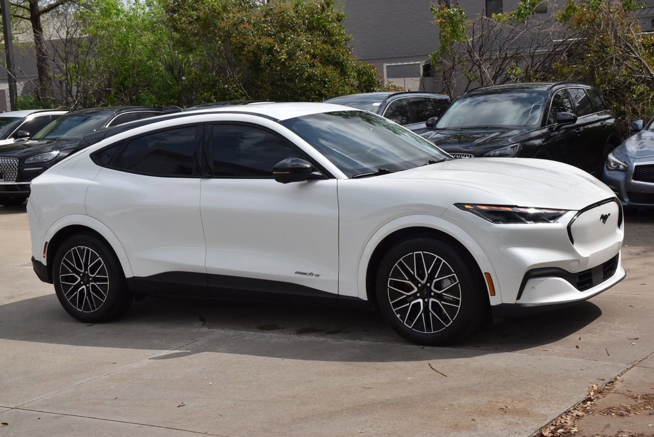 Certified 2025 Ford Mustang Mach-E Premium image 5