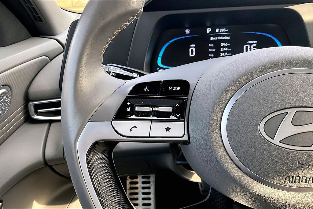 Certified 2025 Hyundai Elantra Sport image 18