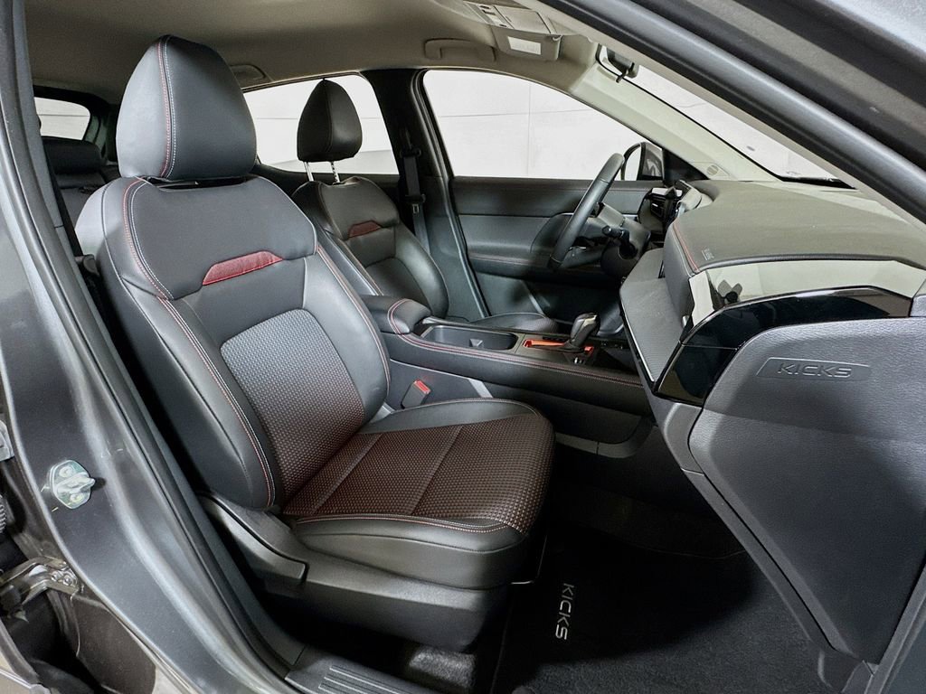 Used 2025 Nissan Kicks SR image 24