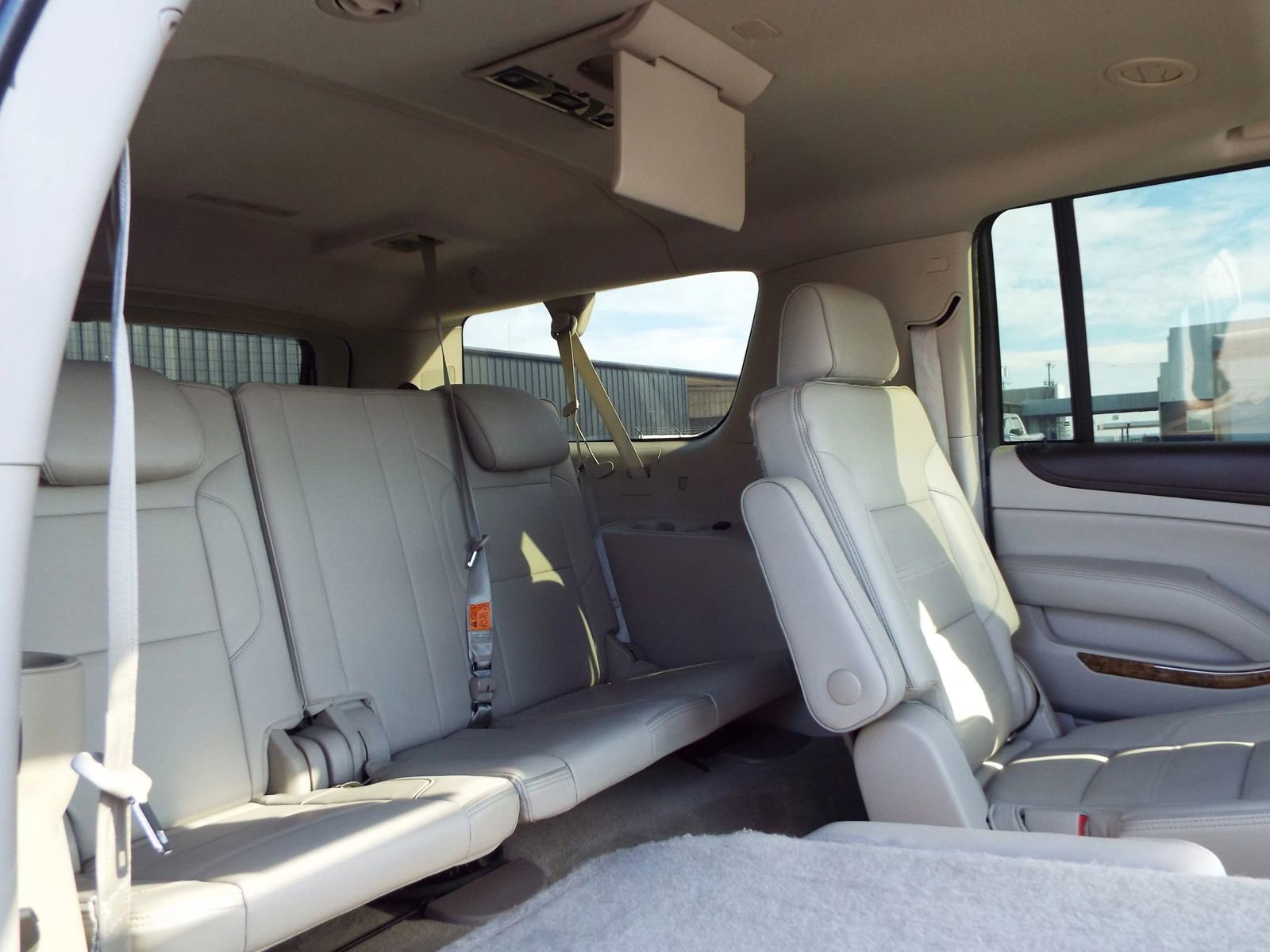 Used 2015 GMC Yukon XL Denali w/ Touring Package RWD image 28