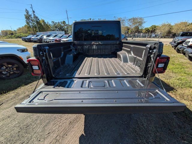 New 2026 Jeep Gladiator Willys AWD/4WD image 11