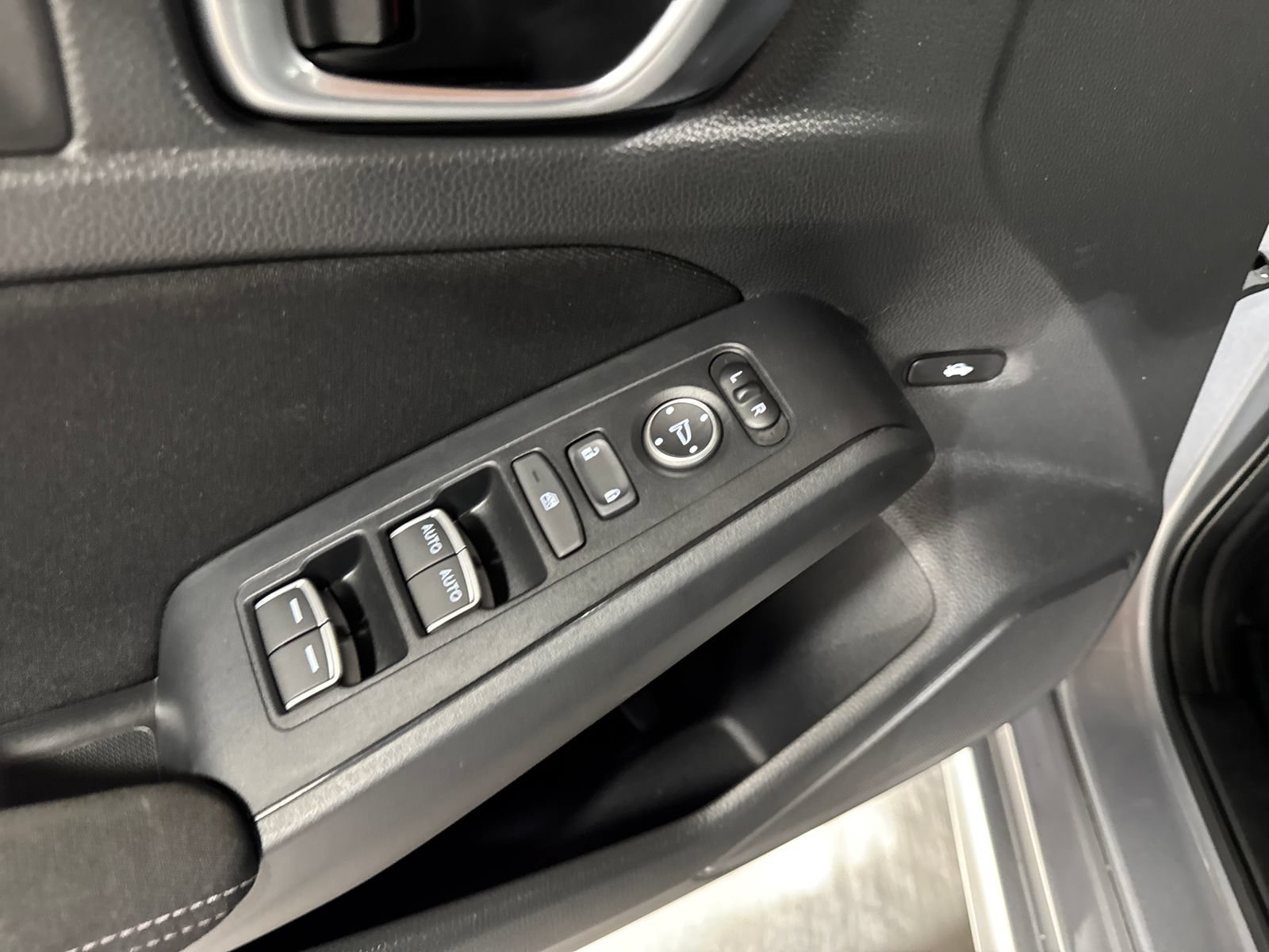 Used 2023 Honda Civic LX image 17