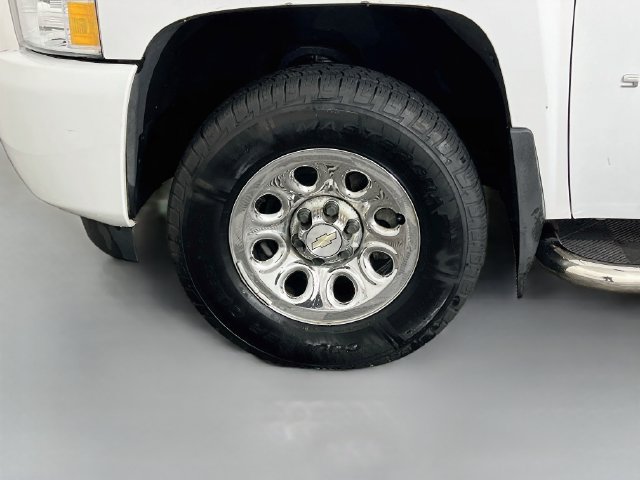 Used 2010 Chevrolet Silverado 1500 W/T w/ LS Package AWD/4WD image 17