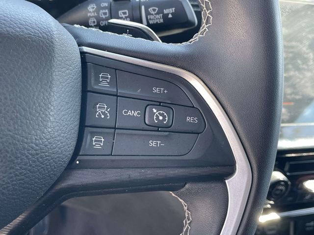 Used 2023 Jeep Grand Cherokee L Laredo image 19